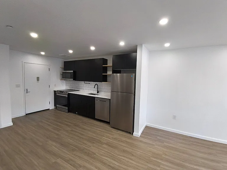 83 Bostwick Ave #2 — Photo 2