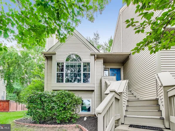 6147 Stonepath Cir, Centreville, VA 20120