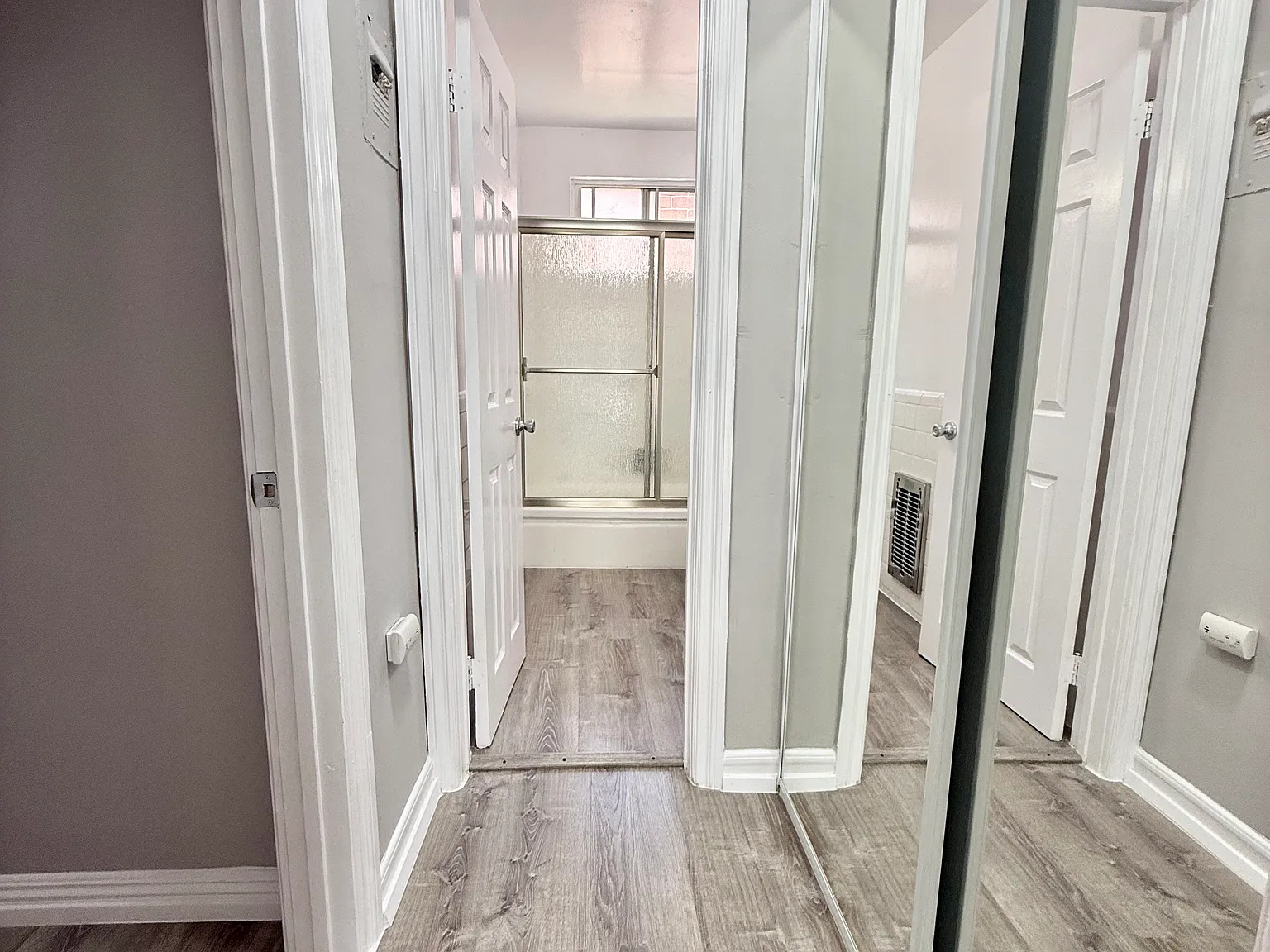 1427 N Gardner St — Photo 2