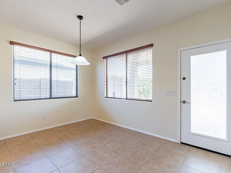 1405 E Baker Dr — Photo 7