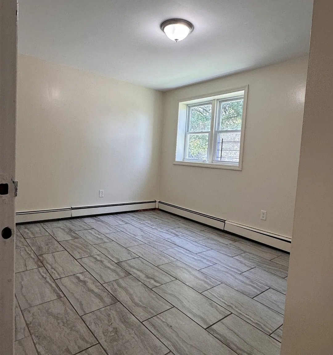 Cerrato Ln, Yonkers — Photo 3