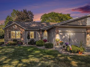 26403 Quail Ridge Dr, Elkhart, IN 46514