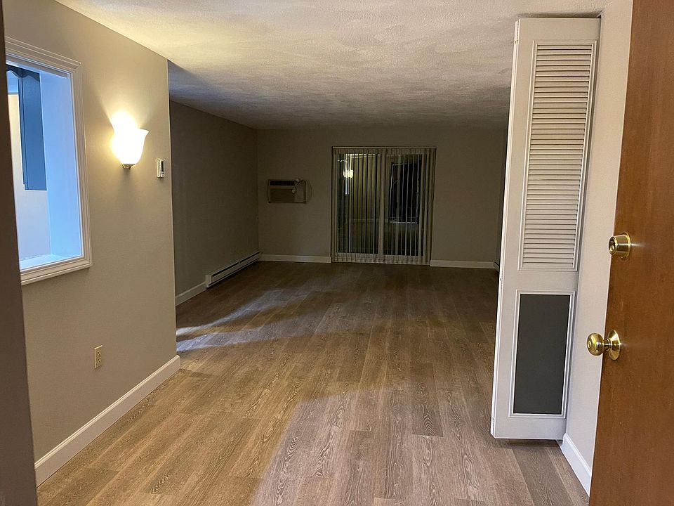 1st image of 55 Greentree Ln APT 21