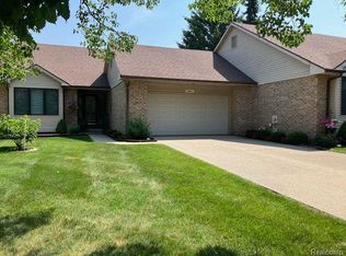 8293 Butternut Ct, Grand Blanc, MI 48439