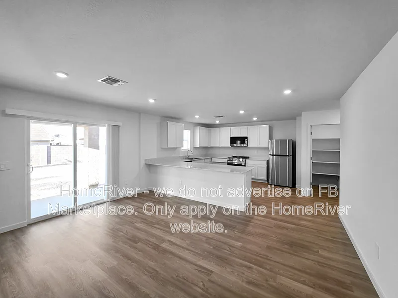 3 bed, 2.0 bath, 1656 sqft, $1,650 — Photo 4