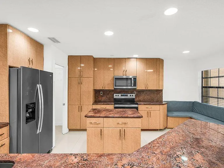65 Centennial Ct — Photo 4