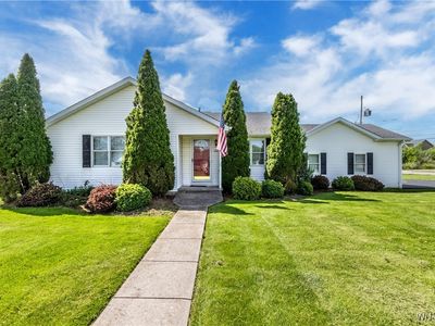 8881 Michael Douglas Dr, Clarence Center, NY, 14032