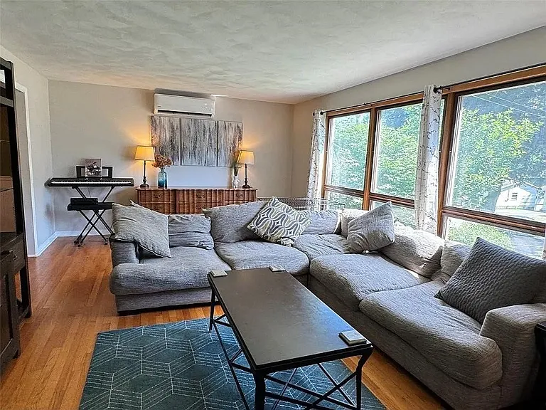 7 Exeter Dr — Photo 14