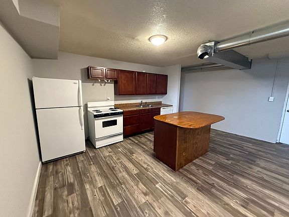 2nd image of 4005-4007 Holly St Basement 4007