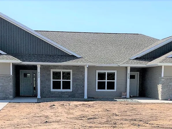 905 Pleasant Dr, Plover, WI 54467