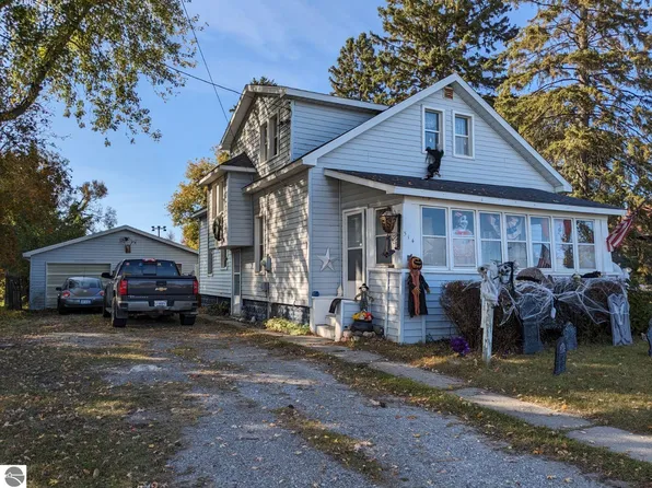 514 S Bullock St, Whittemore, MI 48770