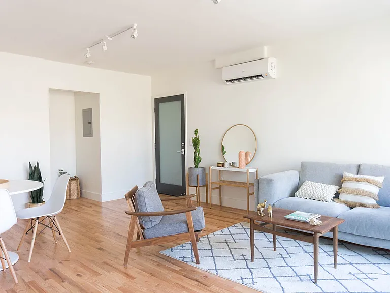 306 N Bonnie Brae St #7 — Photo 6