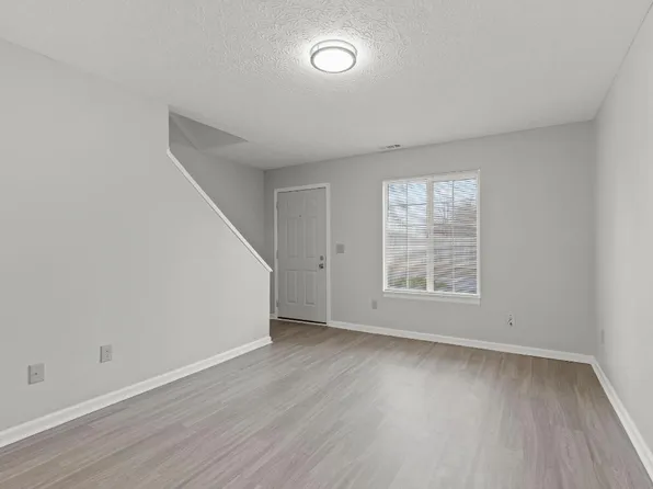 2443 Brady Commons Dr, Columbus, OH 43229