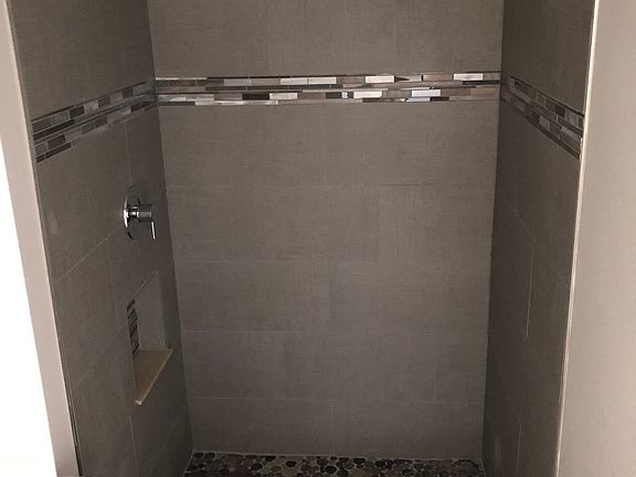 3rd image of 1121 S Lincoln Ave