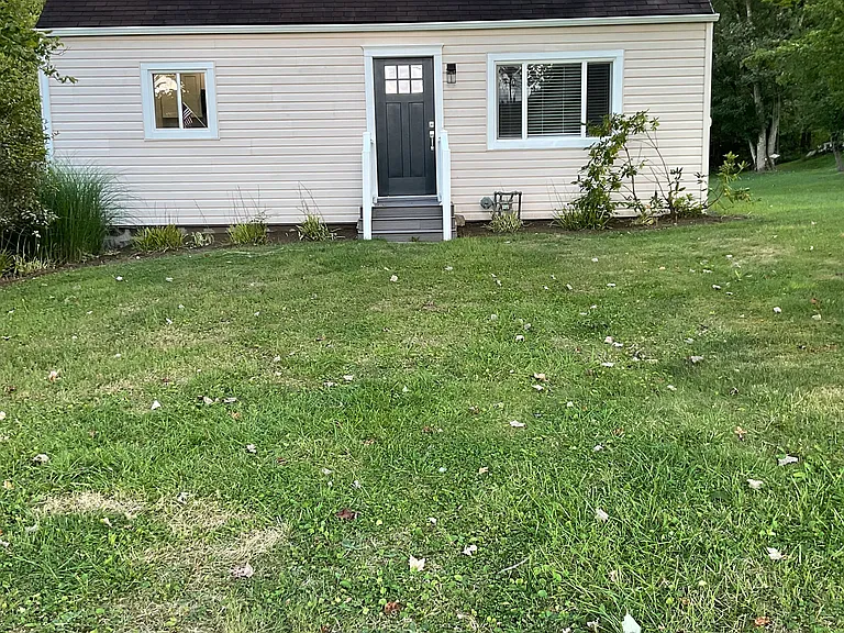 5238 Middle Rd — Photo 1