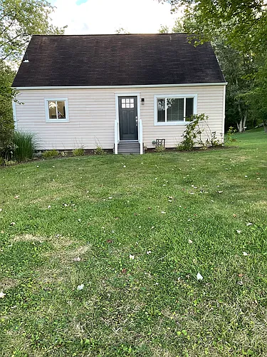 5238 Middle Rd Photo 1