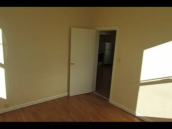 169 Green St, Manchester, NH 03103