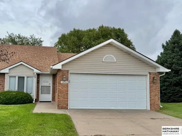 2232 Marigold Cir, Lincoln, NE 68521