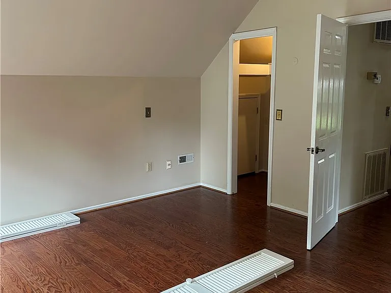 110 N Broad St — Photo 26