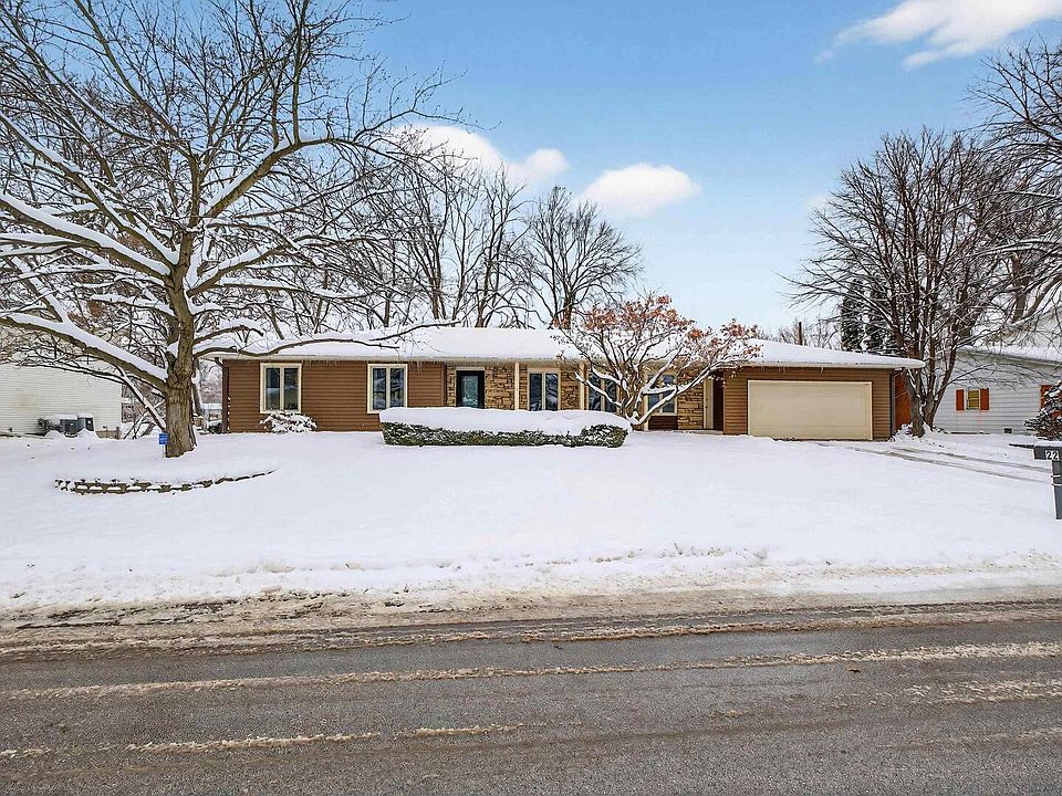 1st image of 22 Oakbrook Dr