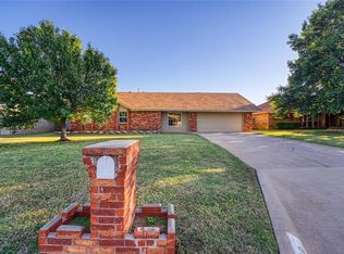 1420 Savannah Cir, Altus, OK 73521