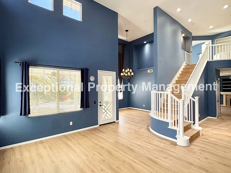 14855 Hedgerow Ct — Photo 3