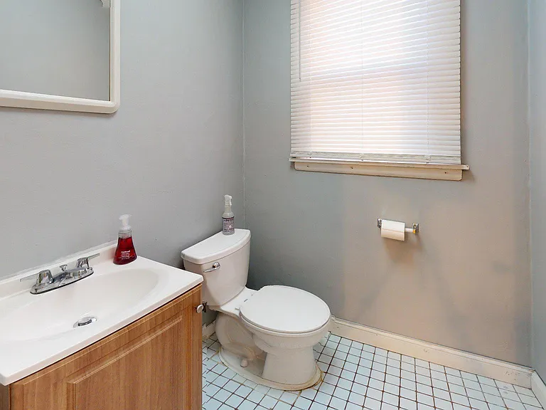 669 N Henderson Rd — Photo 40