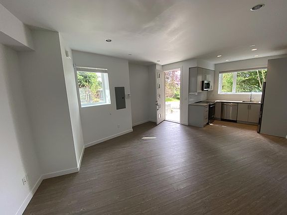 2nd image of 11416 NE 92nd St #B