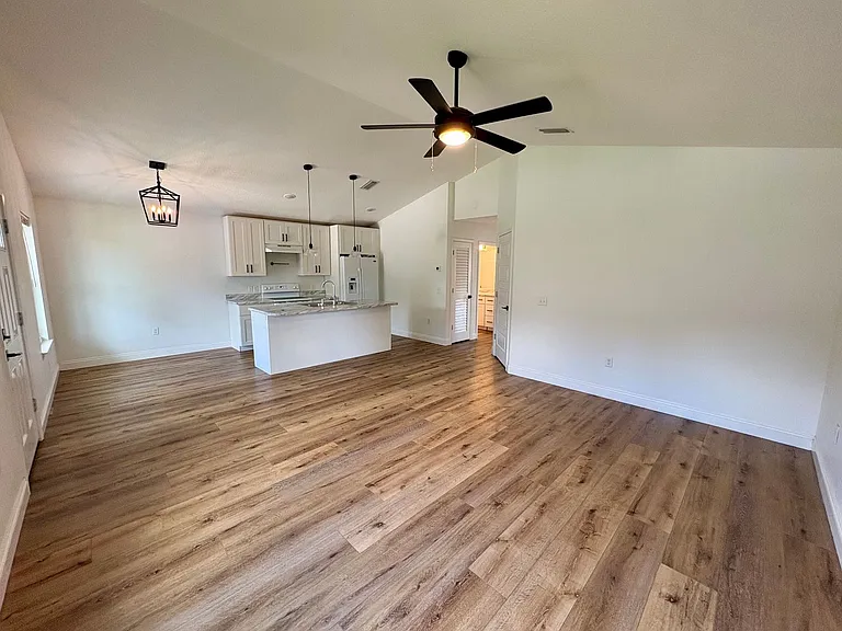 3218 Douglas Rd #B — Photo 5