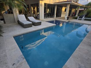 358 Camino De Lks, Dorado, PR 00646