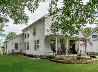 330 S Cherry St, Somonauk, IL 60552