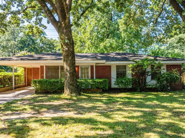 1927 Arrowhead Rd, N Little Rock, AR 72118