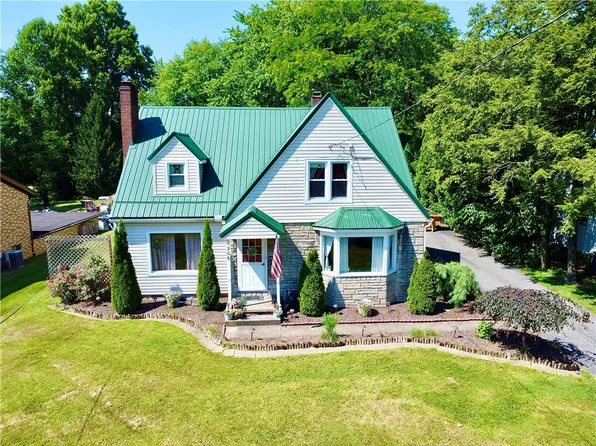 306 W Meyer Ave, New Castle, PA 16105