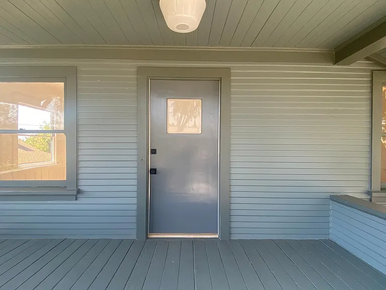 2260 Ewing St — Photo 2