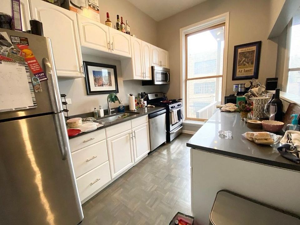 1st image of 1338 N La Salle St #3R