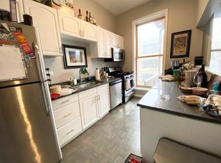 1338 N La Salle St #3R, Chicago, IL 60610
