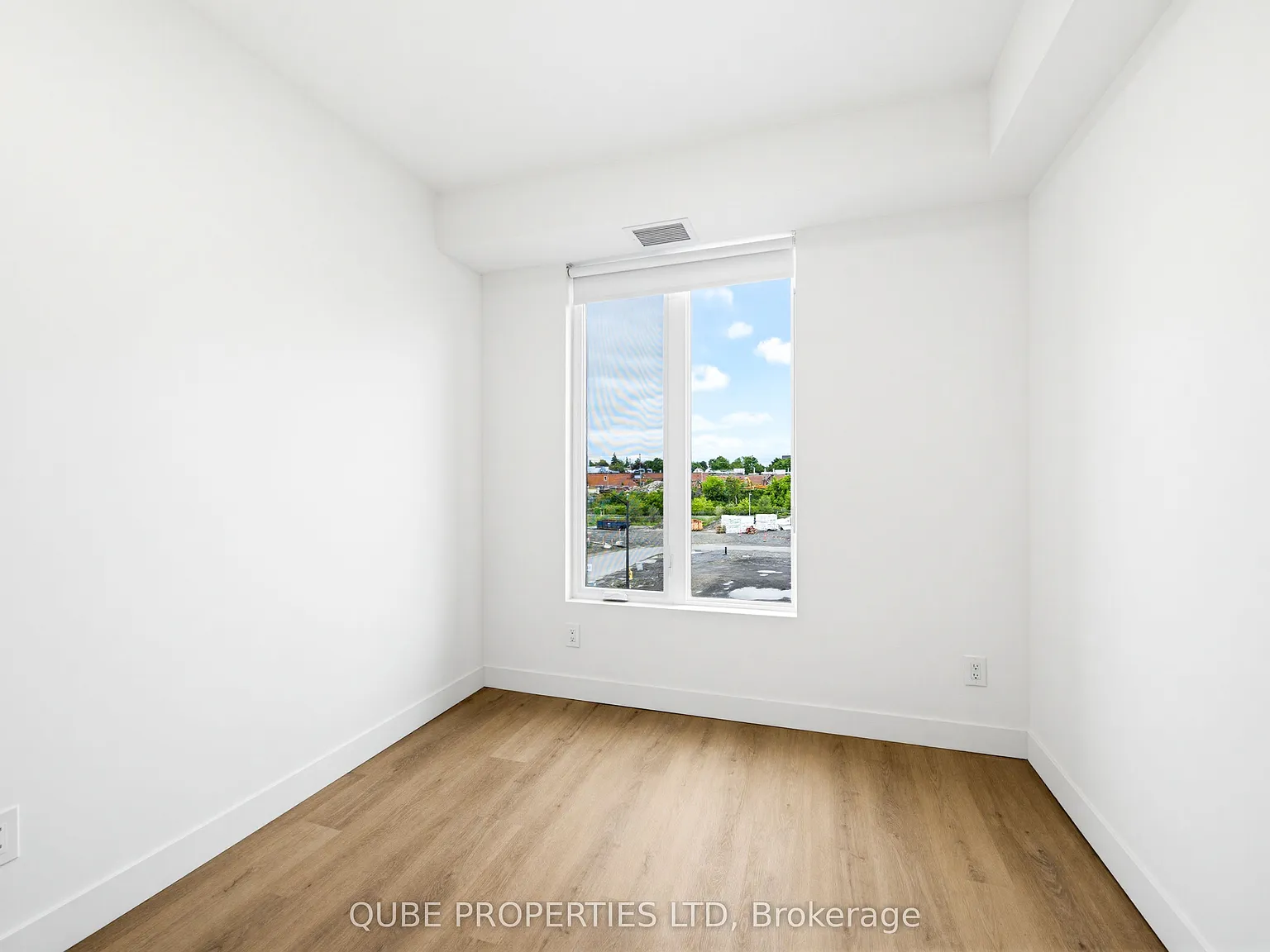 15 Larch St — Photo 3