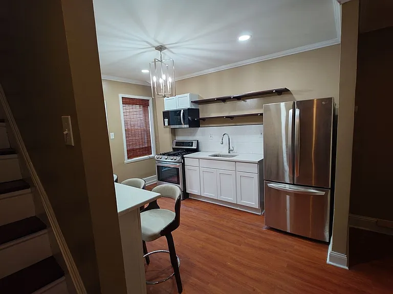 2224 Latona St — Photo 3