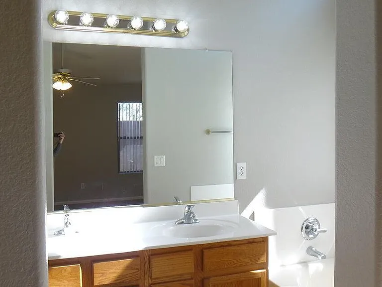 12425 W Missouri Ave — Photo 21
