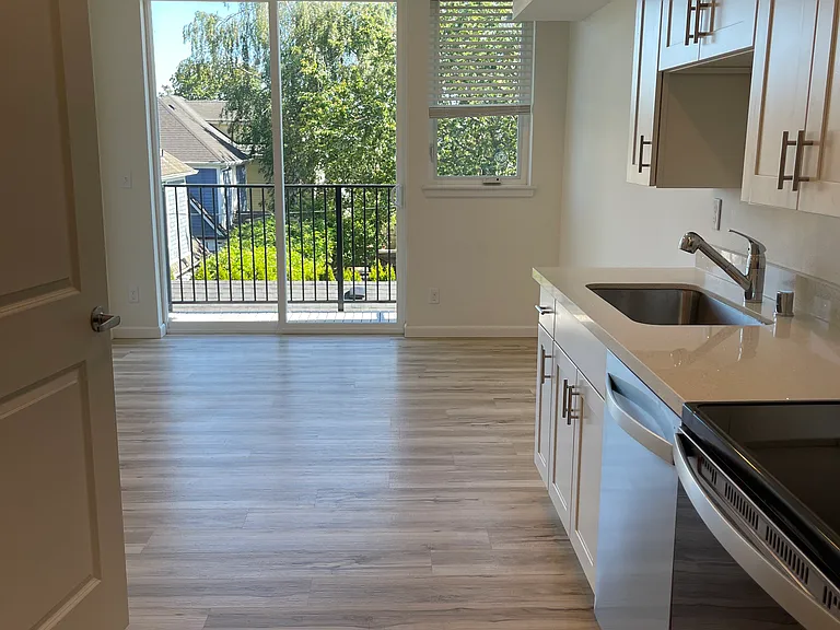 604 S Sheridan Ave #101 — Photo 2