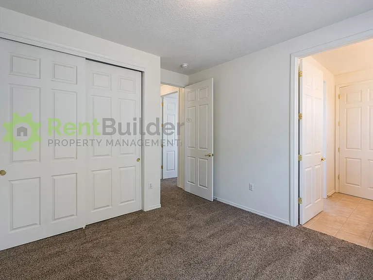 620 3rd St NE — Photo 26