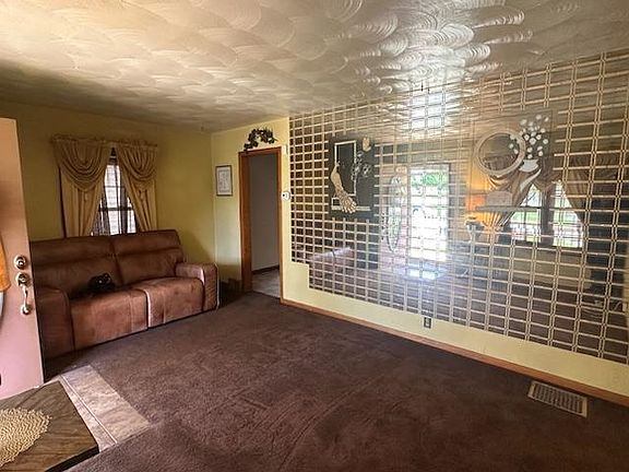 3rd image of 2813 Westmoor St
