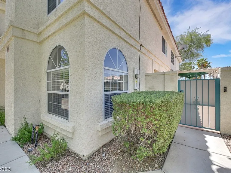 7989 Lisa Dawn Ave — Photo 4