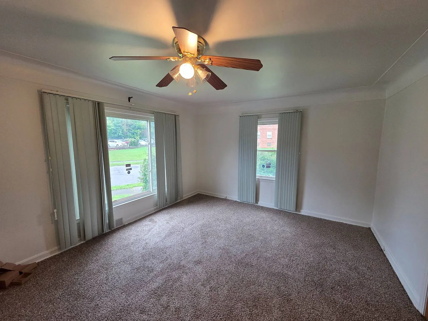 1554 Luxor Rd — Photo 4
