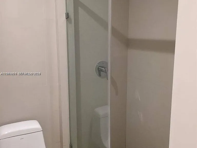 2000 NE 135th St #606 — Photo 8