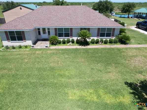 446 Gibb Blvd, Seadrift, TX 77983