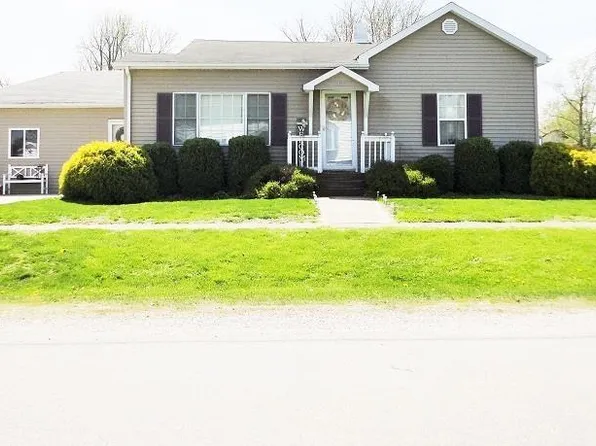 500 SE 4th St, Morrisonville, IL 62546