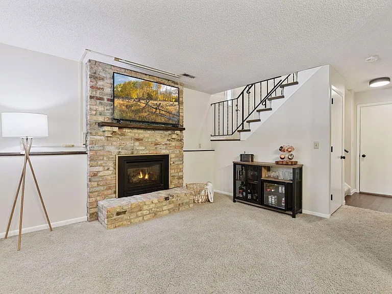 1042 Pontiac Ln #1042 — Photo 14