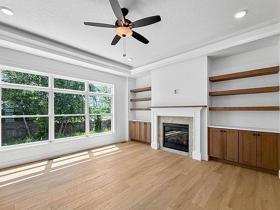 2nd image of 401 Dolan Dr