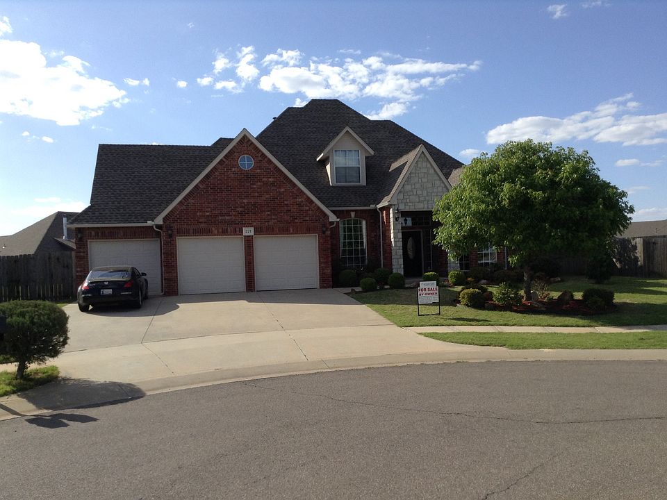 1st image of 221 Highland Gln